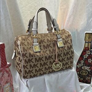 Michael Kors Grayson Monogram Handbag